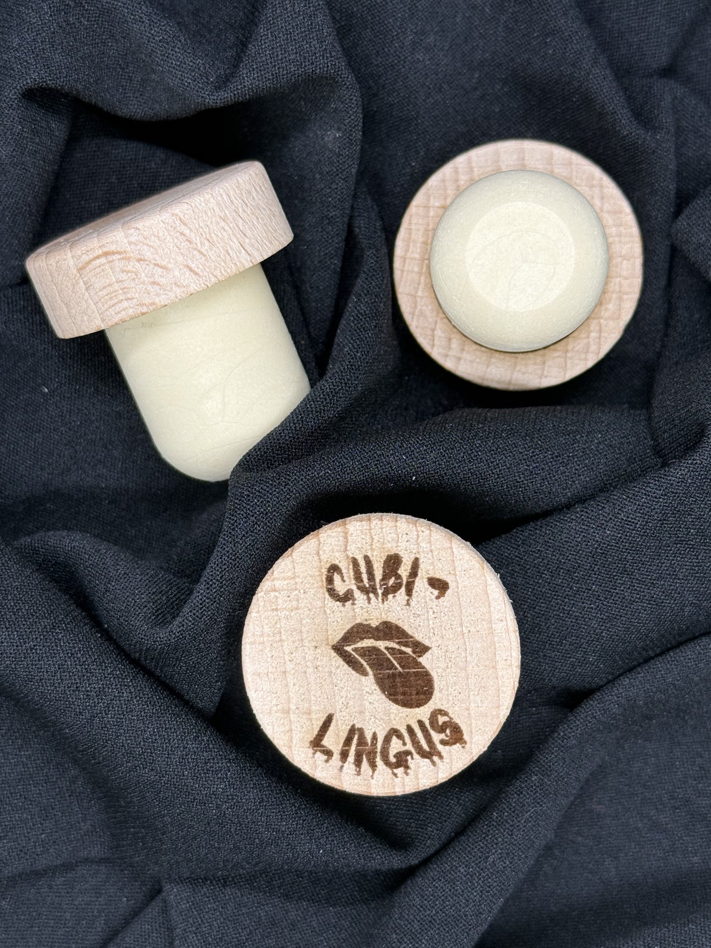 Bouchon de vin "Cubi-lingus" – L’humour qui s’invite à l’apéro