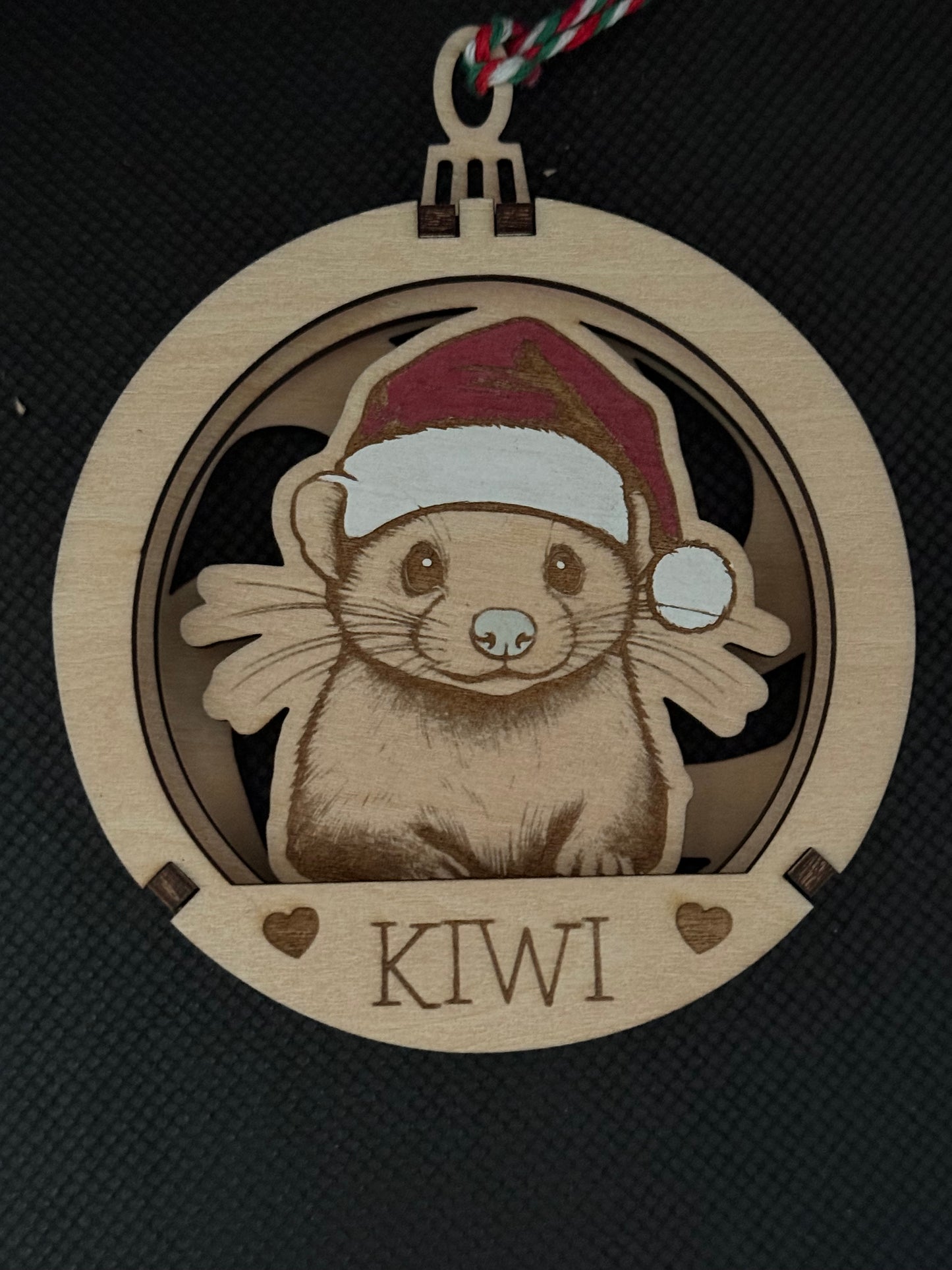 Boule de Noël 3D en bois, furet, personnalisable au nom de votre animal