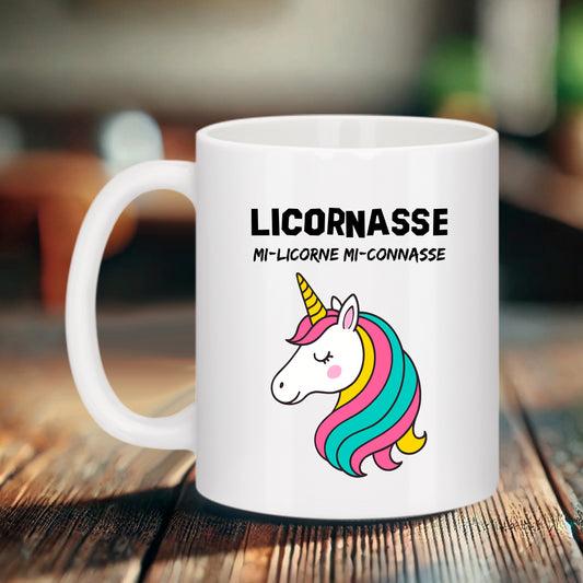 Mug humoristique en céramique 330 ml avec inscription 'Licornasse', mi-licorne mi-connasse, parfait pour café ou thé et idée cadeau originale.